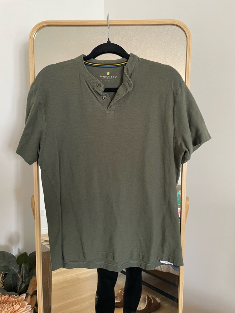 Men's Olive Green Short-Sleeve Henley Shirt